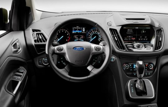 Ford Kuga: фото американского кроссовера