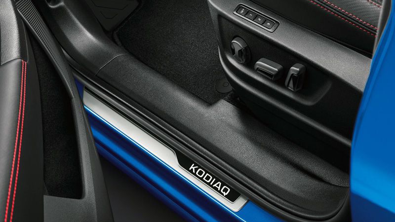 Алюминиевая накладка на порог Skoda Kodiaq RS 
