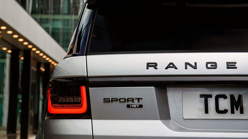 Задняя оптика нового Range Rover Sport HST