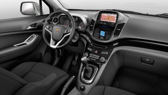 Chevrolet Orlando: фото кроссовера