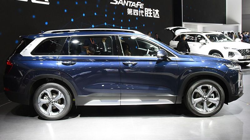 Hyundai Santa Fe 2019 для Китая вид сбоку