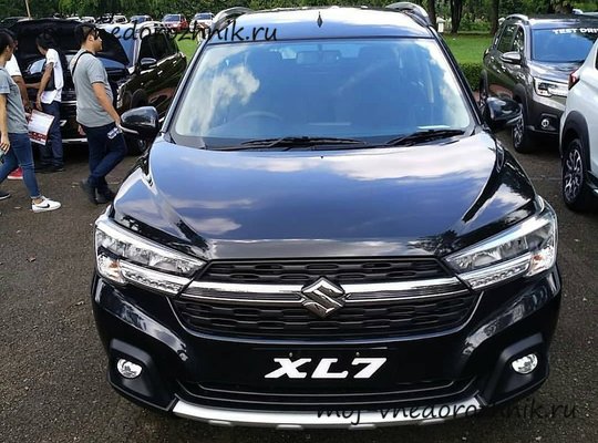 Новый Suzuki XL7 вид спереди