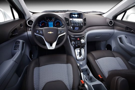 Chevrolet Orlando: фото кроссовера